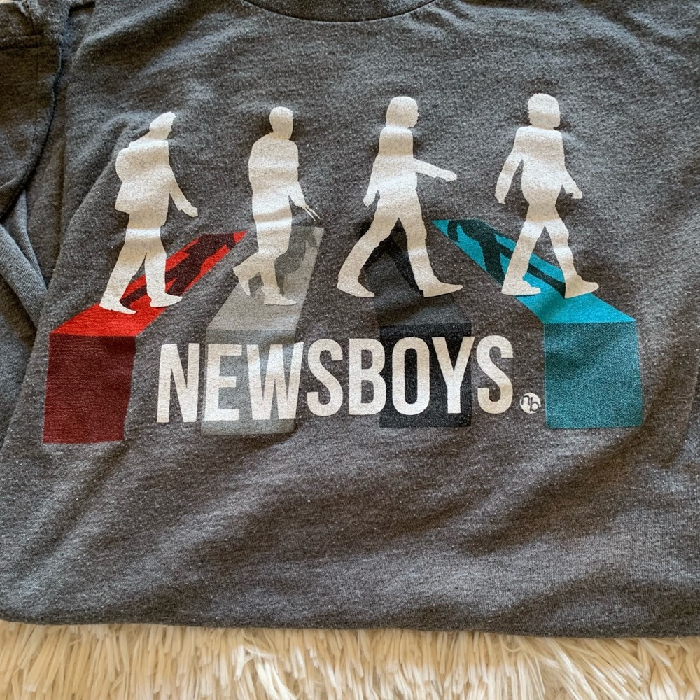 Newsboys concert tee large in good condition gray